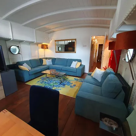 Ботель Houseboat *